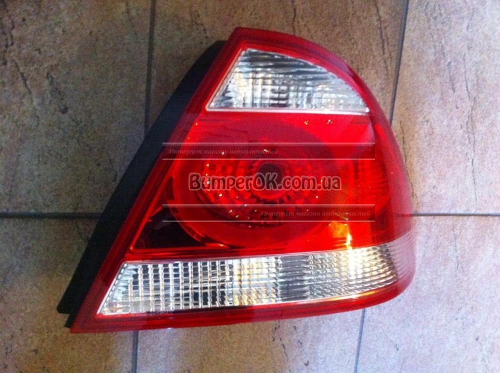 Фонарь правый Nissan Almera Clasic - 2