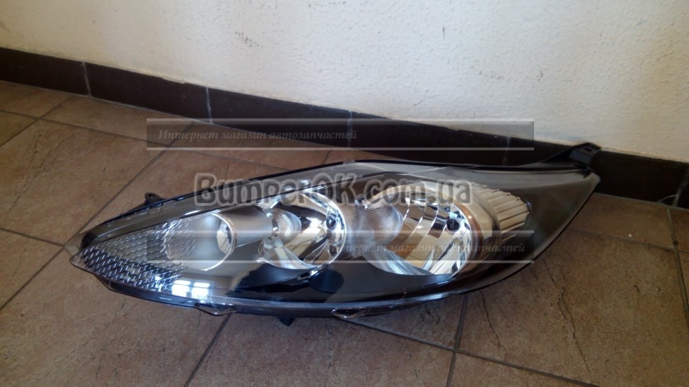 Фара правая Ford Fiesta 09-12 - 2