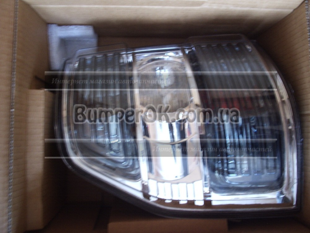 Фонарь задний правый Mitsubishi Pajero - 2