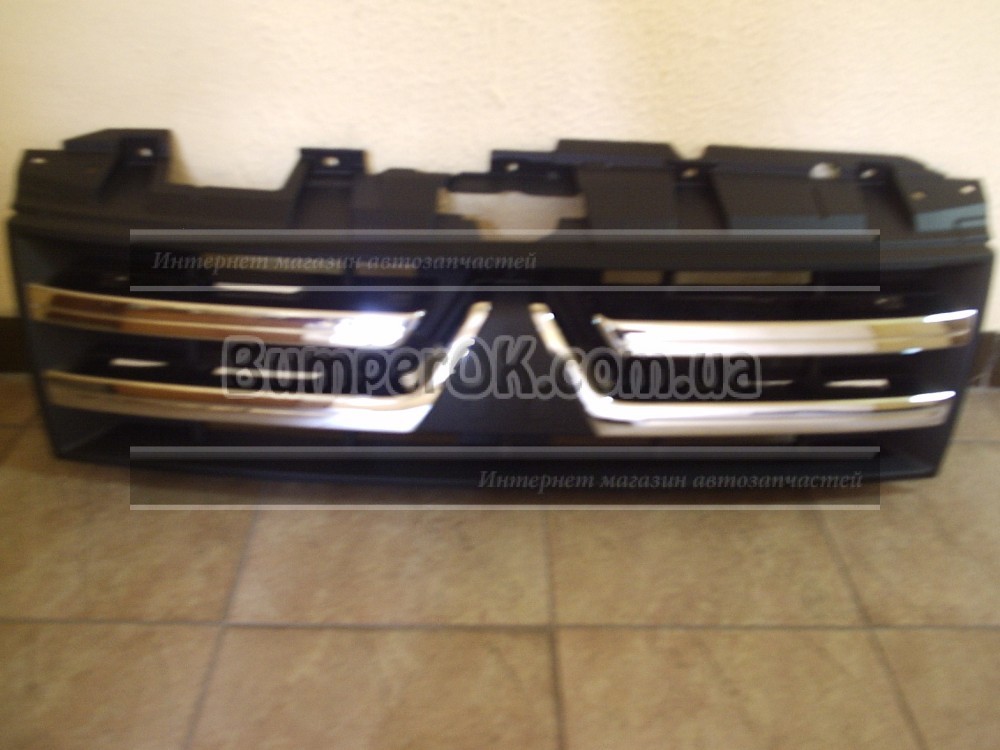 Решетка радиатора Mitsubishi Pajero - 2