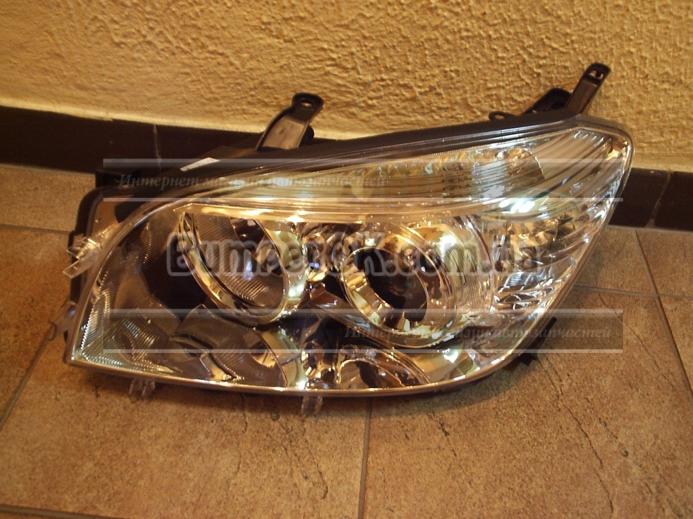 Фара правая хром. Toyota RAV4 06-09 - 2
