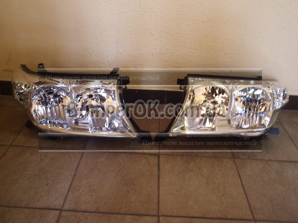 Фара правая Toyota Land Cruiser 200 07-12 - 2