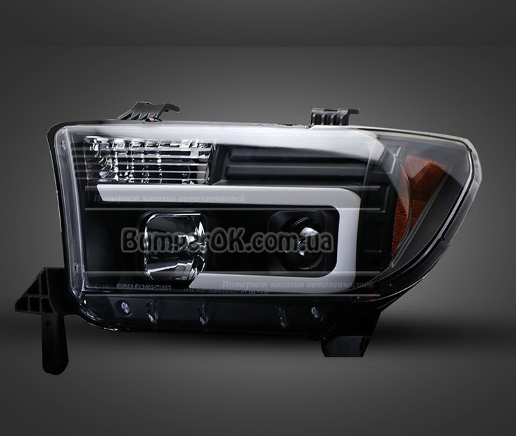 Фара toyota tundra 2007-2013 - 2
