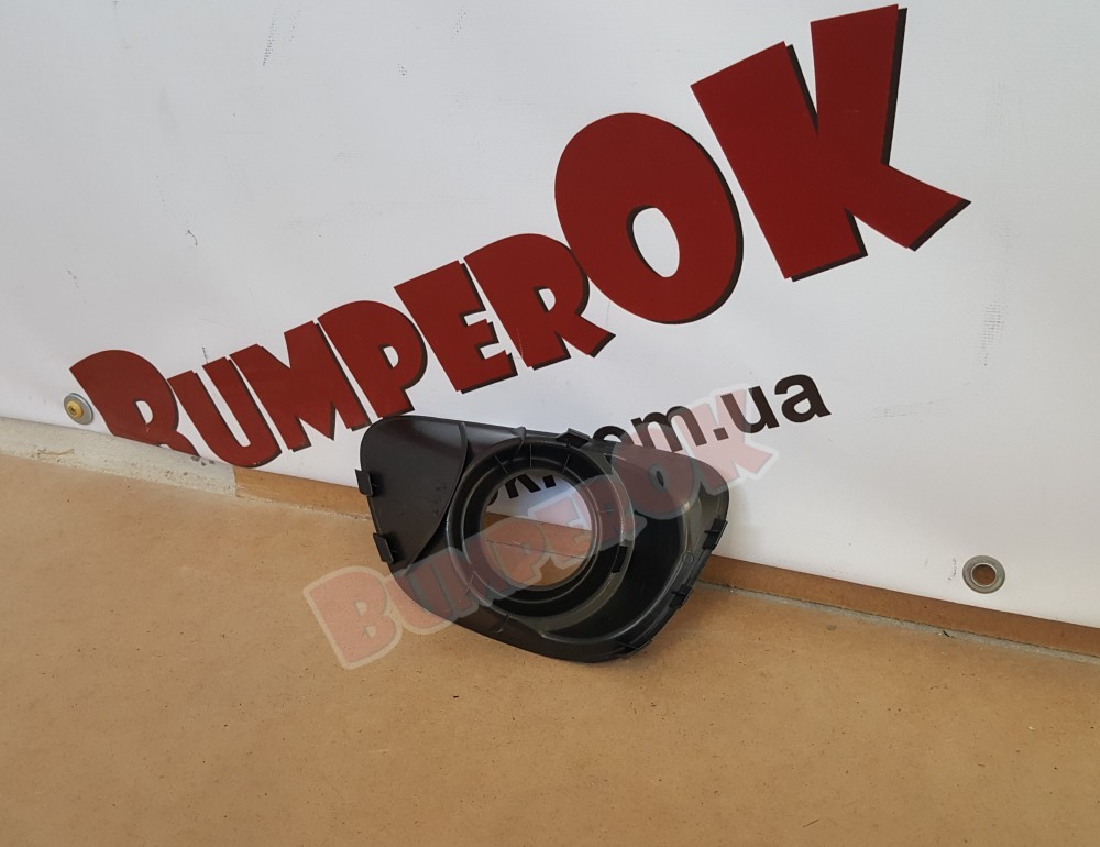 Решітка в бампер передній під протитуманку права Jeep Compass 2011-2016 - 4