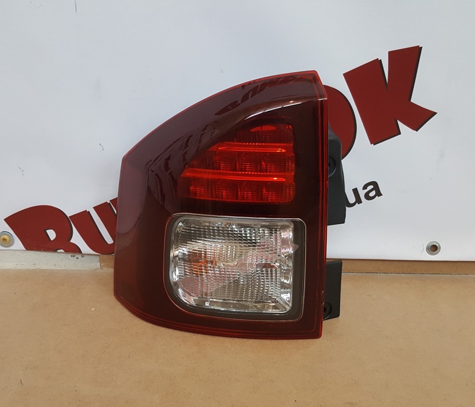 Ліхтар задній лівий затемнений Jeep Compass 2011-2016 - 2
