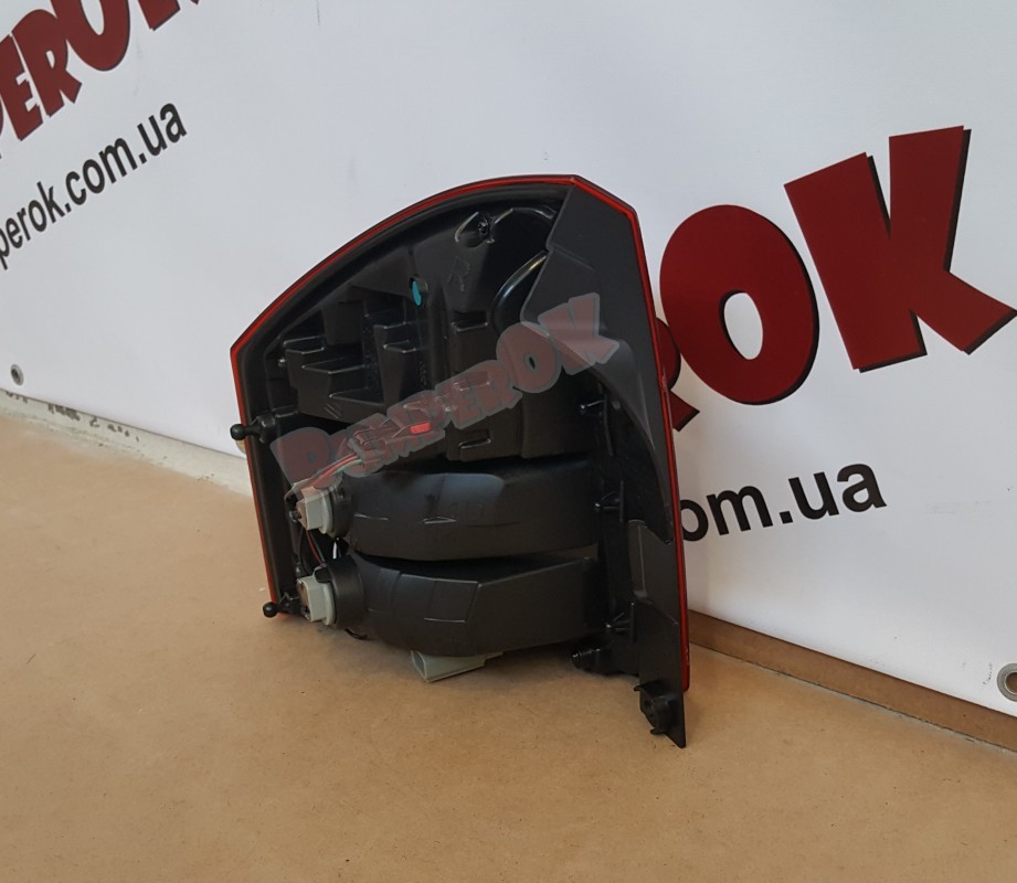 Ліхтар задній правий затемнений Jeep Compass 2011-2016 - 4