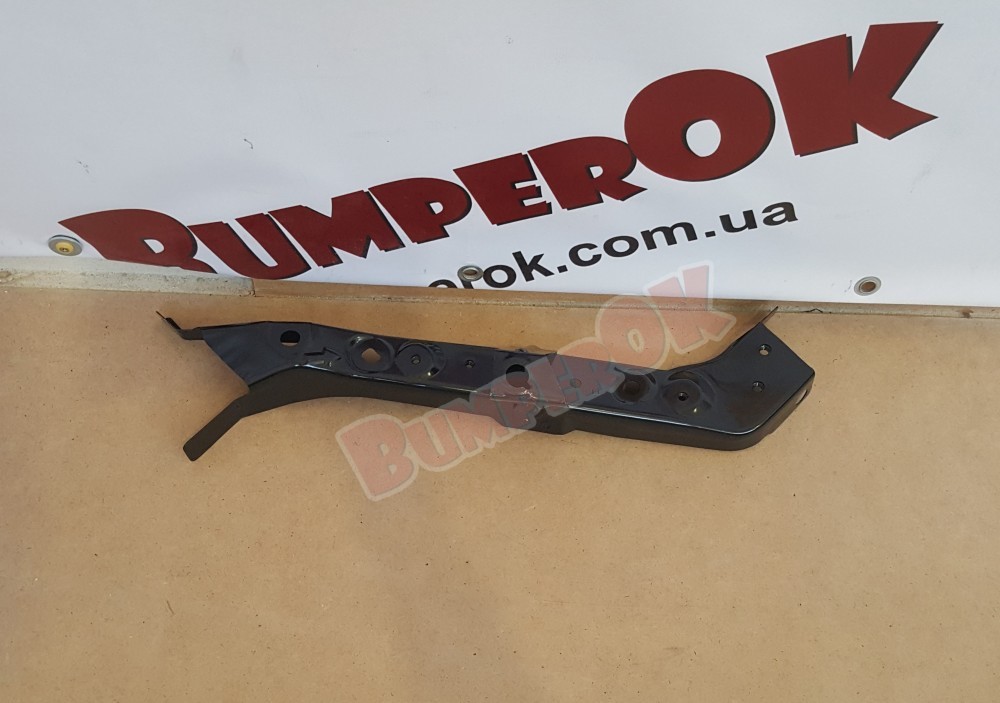 Панель передня верхня права Nissan Rogue / X-Trail T32 2014- - 2