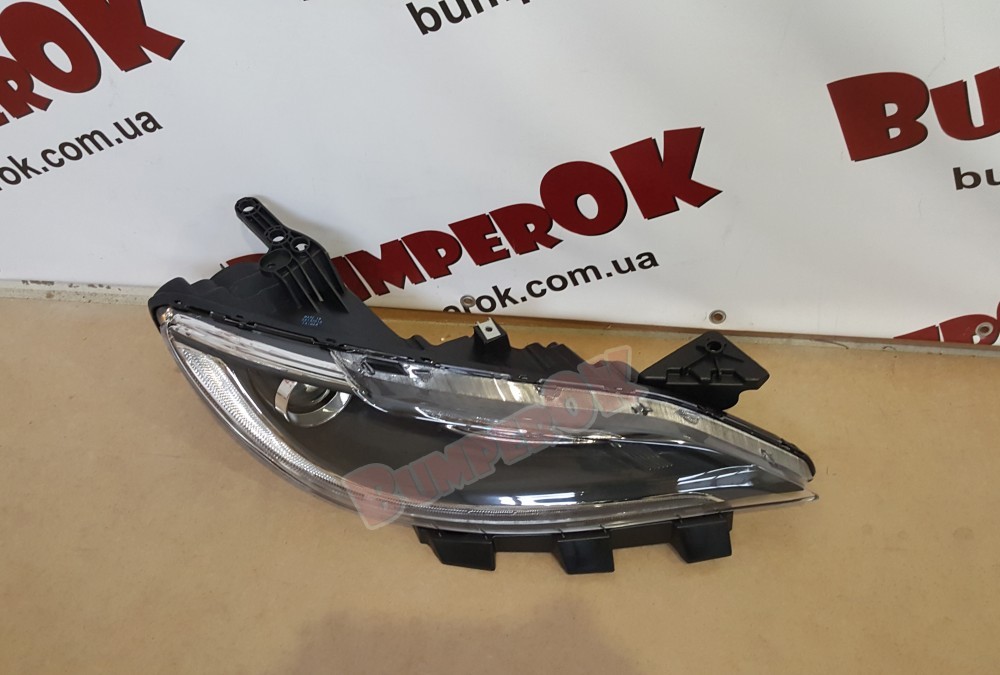 Фара права хромована вставка з LED Chrysler 200 2014- - 3