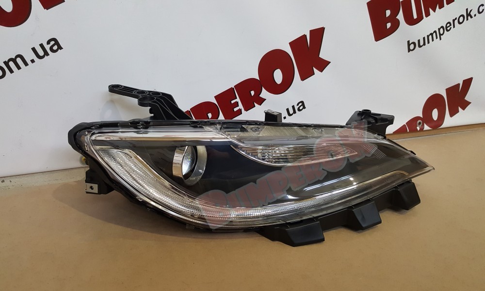 Фара права хромована вставка з LED Chrysler 200 2014- - 4