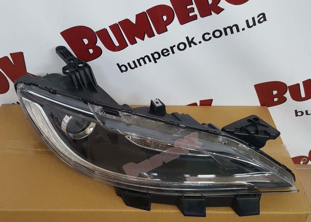 Фара права чорна вставка з LED Chrysler 200 2014- - 3