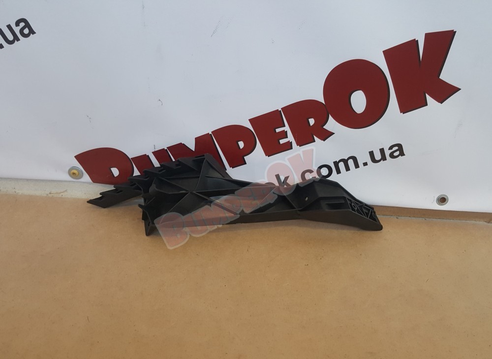 Кронштейн передній лівий під фарою Dodge Grand Caravan 2011- - 2
