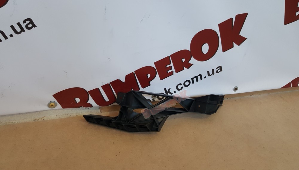 Кронштейн передній правий під фарою Dodge Grand Caravan 2011- - 4