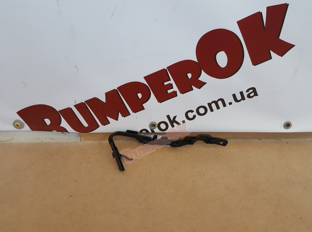 Кронштейн переднього бампера правий на крилі Dodge Grand Caravan 2011- - 4