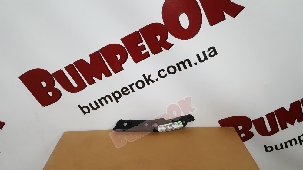 Кронштейн переднього бампера лівий на крило Ford Explorer 2016-2018 - 2