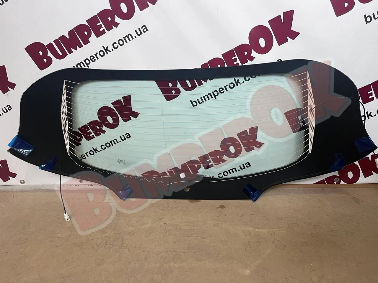Скло заднє зелене Jeep Cherokee 2019-2023 - 3